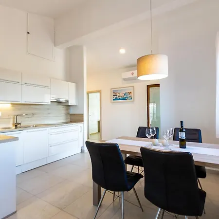 Apartment Krusec Pula